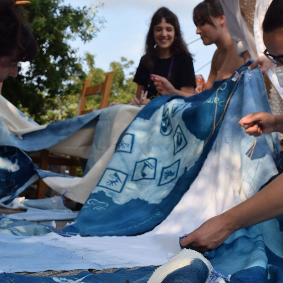 taller de cosido con Galiana en el proyecto Agropolitana de Virginia López